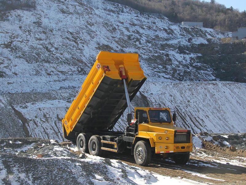 30吨矿用运输车